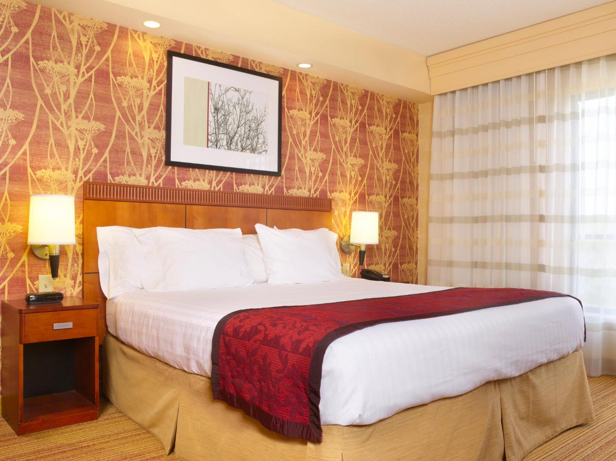 Courtyard Philadelphia/Langhorne Hotel Exterior foto